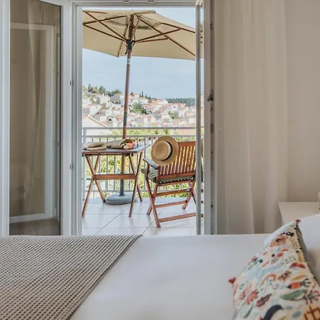 招待所 Anatota Hvar 4*