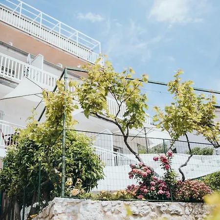 بيت ضيافة Anatota Hvar 4*