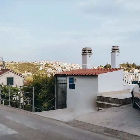 Anatota Hvar Гостевой дом Хвар