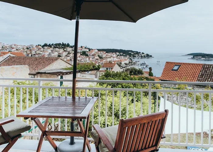 Affittacamere Anatota Hvar 4*