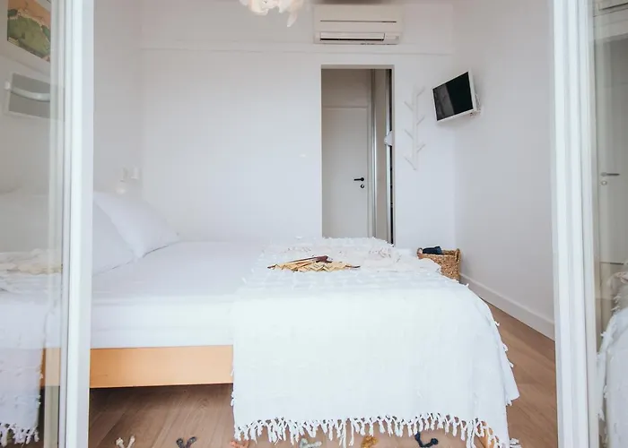 Anatota Hvar 4* חוואר